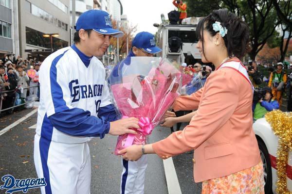 早い者勝ち 中日ドラゴンズ 優勝胴上げ写真パネル 将棋以外